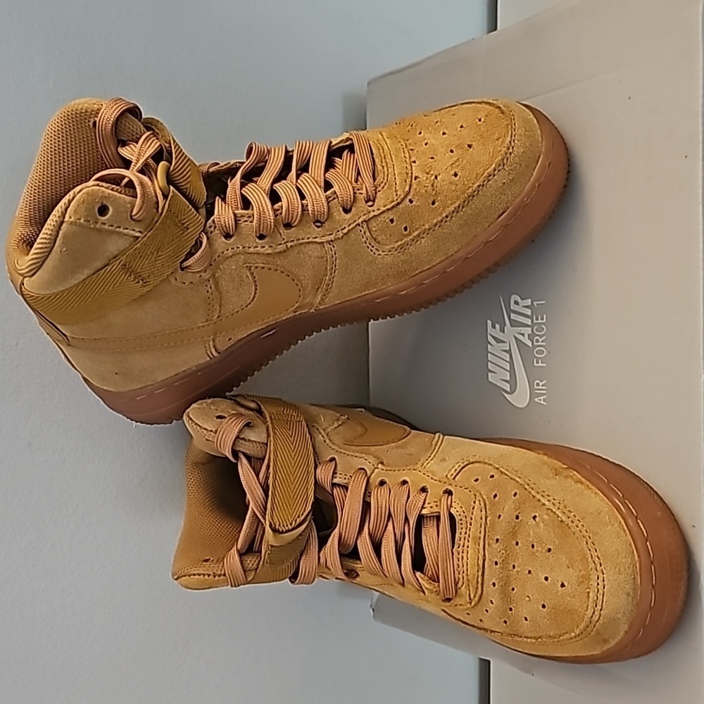 NIKE Air Force 1 High LV8 3 Wheat/Wheat Gum Youth 5